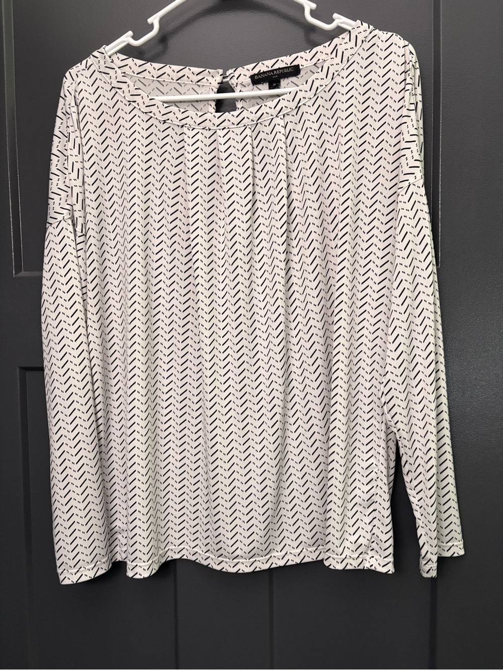 Banana Republic White Long-Sleeve Chevron-Pattern Top
